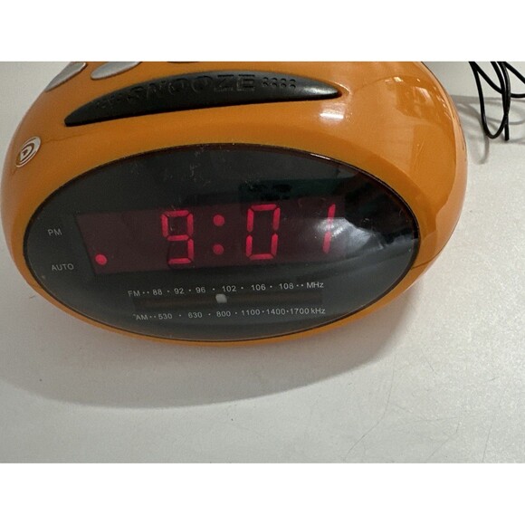 Duraband AM/FM Digital Clock Radio Model CR - 500 Orange - Picture 9 of 11